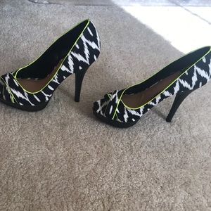 Animal print pump size size 5.5